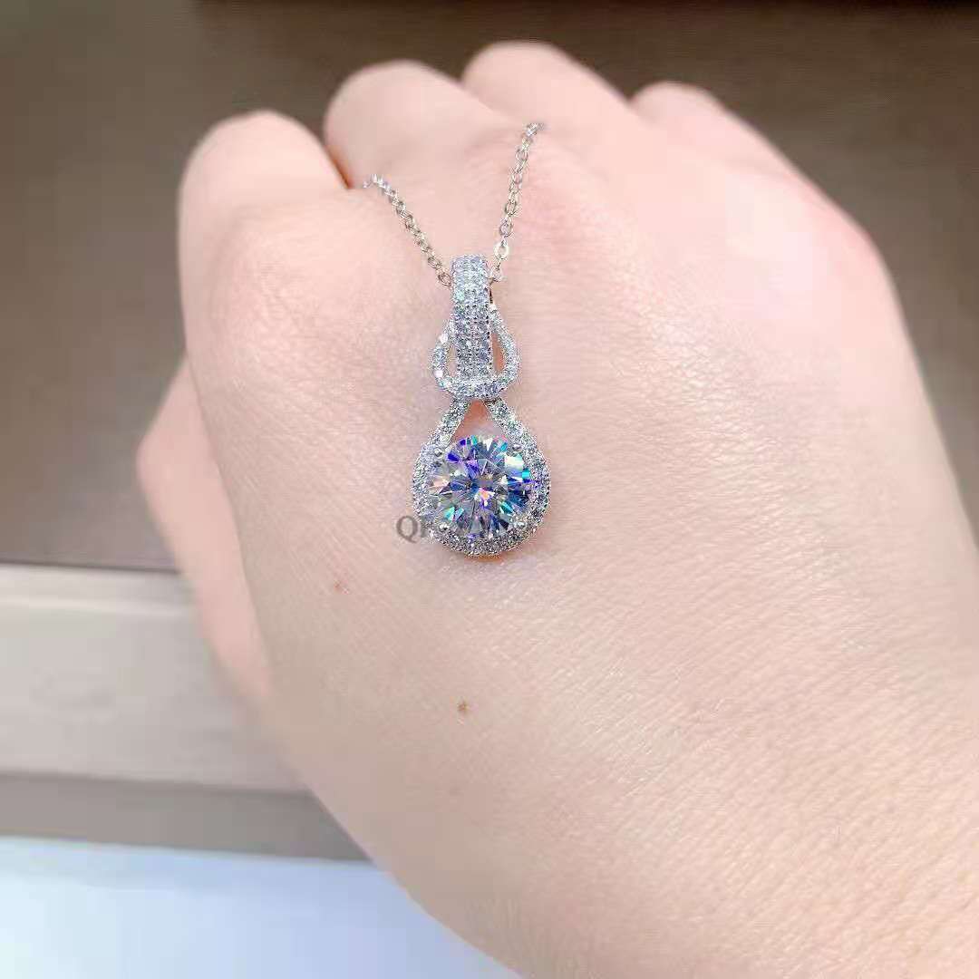 2 Karat Moissanite Pipa Pendant Necklace For Women Temperament Clavicle Chain