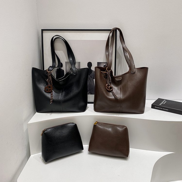 New Casual Stylish Versatile Commuter Shoulder Tote Bag