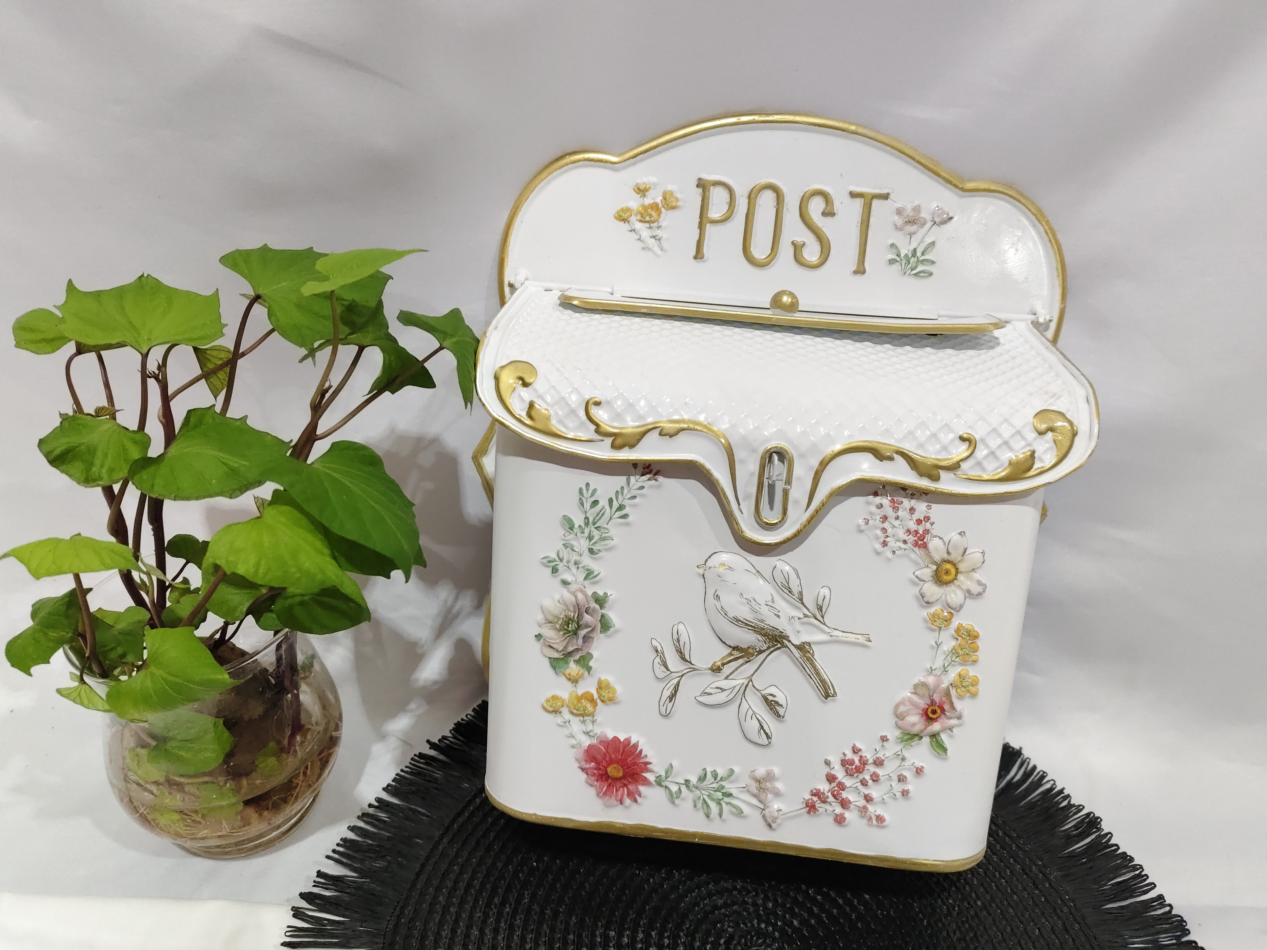 European-style Flower And Bird Mailbox Three-Dimensional Relief Delivery Box
