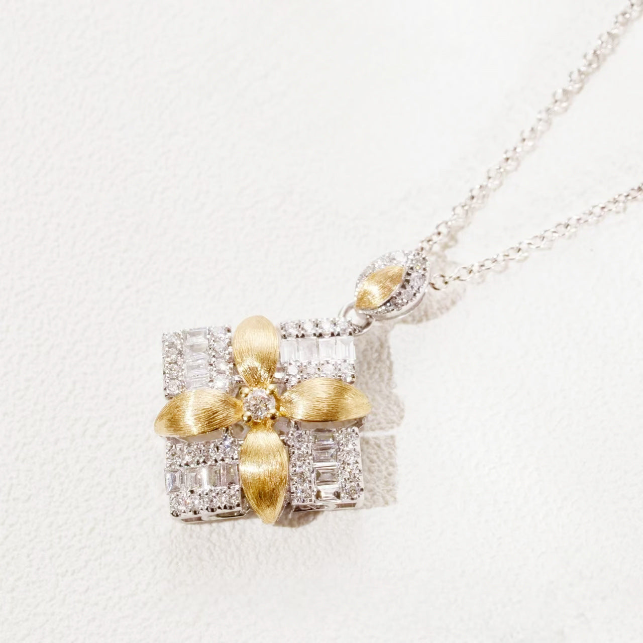 Light-luxury Vintage Moissanite Necklace For Women