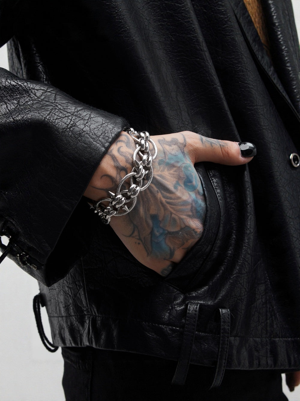 Rivet Heavy-Duty Castle Thorn Bracelet