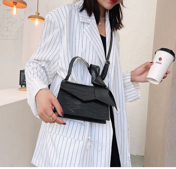 PU Female Bag Shoulder Bag Small Square Bag PU Shoulder Messenger Portable Soft Bread Cover