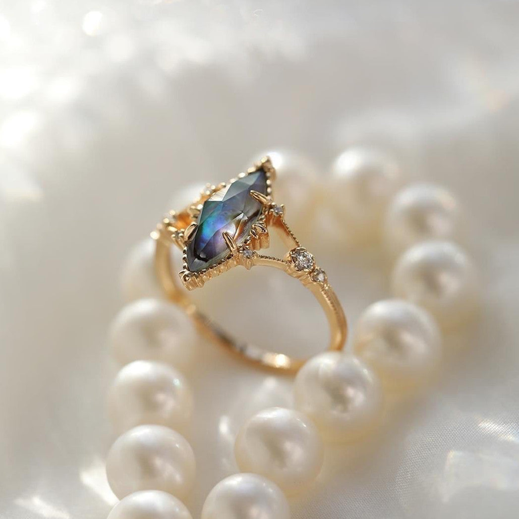 Three-Dimensional White Crystal Mosaic S925 Silver-Plated Gold Ring