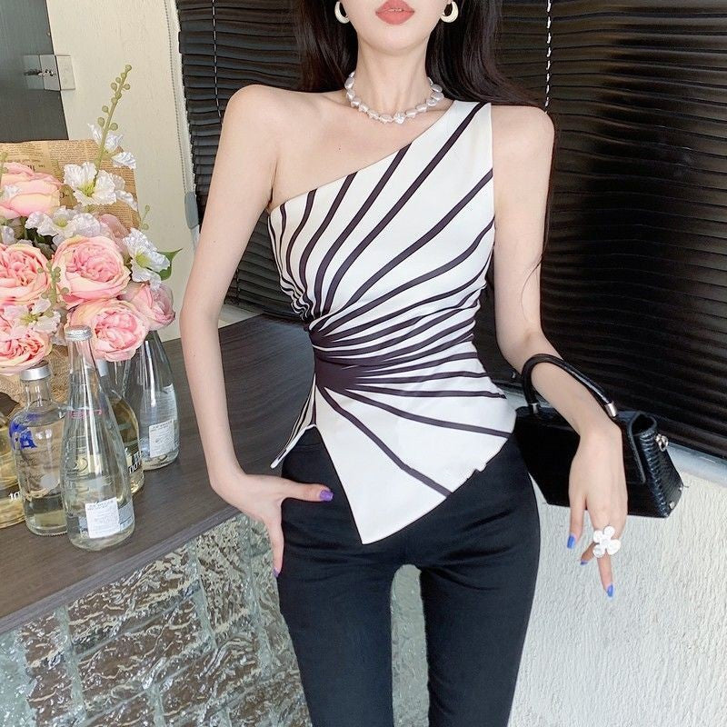 Women's Line Diagonal Sleeveless Off Shoulder Shirt