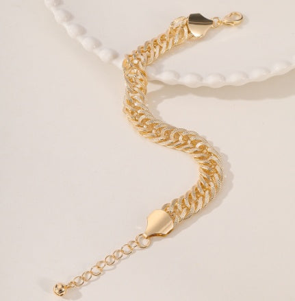 An Elegant And High-End Middle Eastern Ramadan Style Metal Engraved Double Woven Dense Chain For Women's Popular Vacation Style Foot Chain